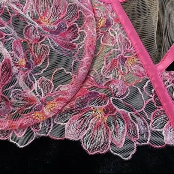 NWT For Love And Lemons Hibiscus Pink Floral Bra with bows Sz 38D - Picture 4 of 6